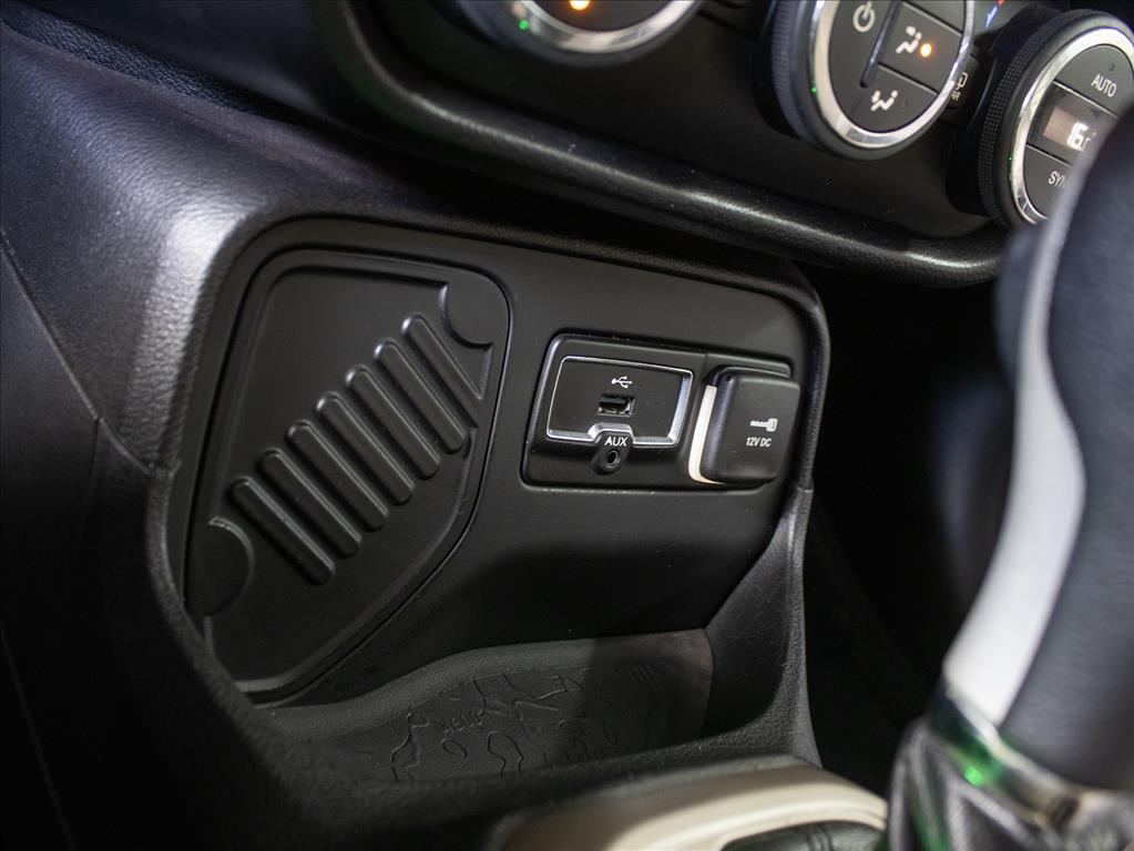 JEEP RENEGADE 1.8 16V FLEX LONGITUDE 4P AUTOMÁTICO, foto 12