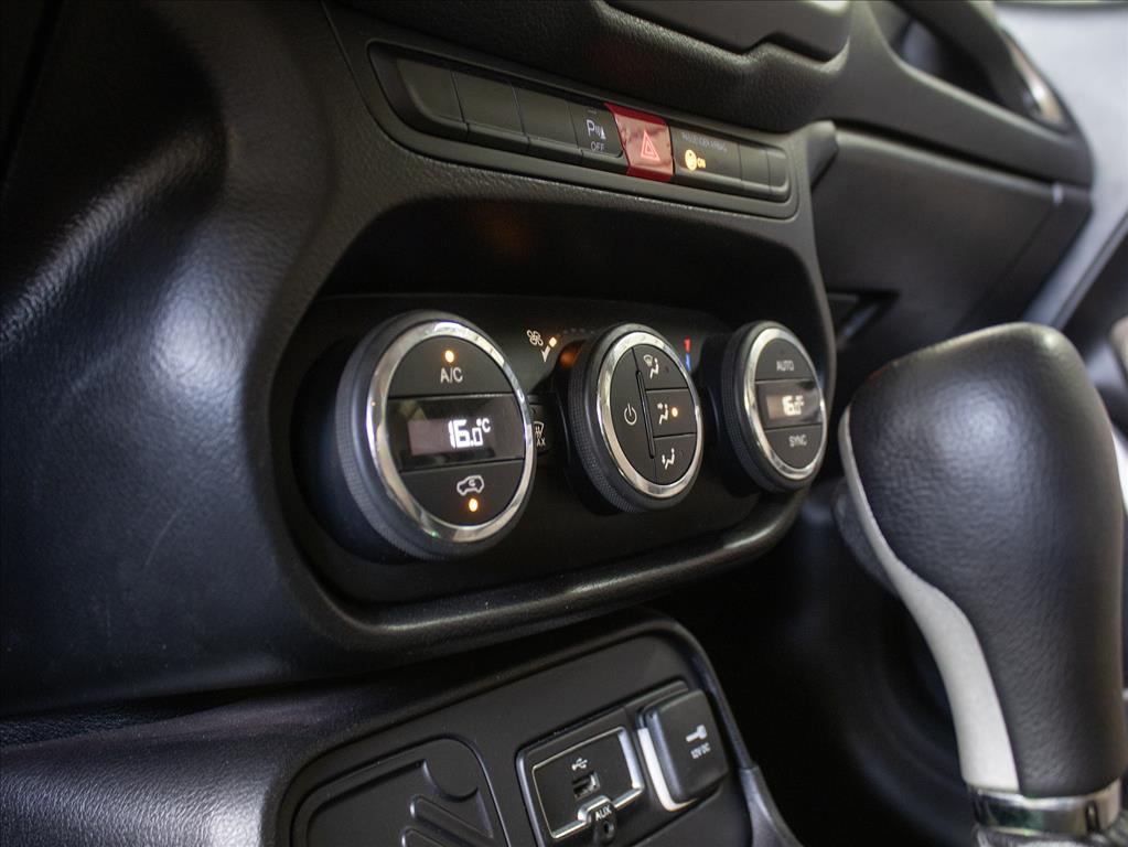 JEEP RENEGADE 1.8 16V FLEX LONGITUDE 4P AUTOMÁTICO, foto 11