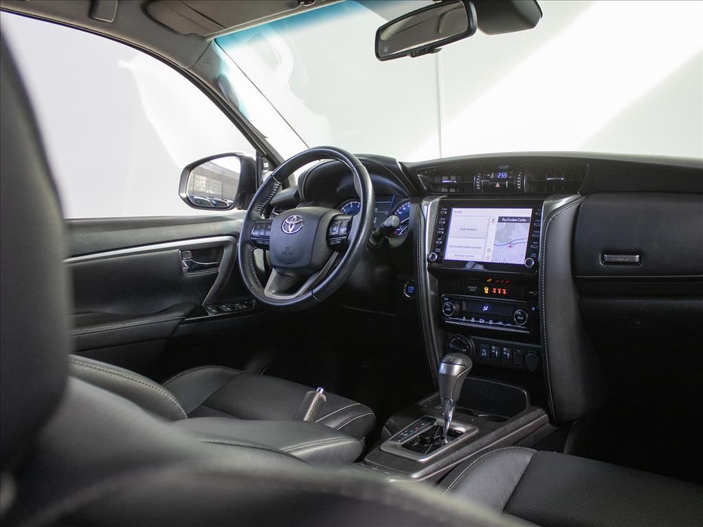 TOYOTA HILUX 2.8 D-4D TURBO DIESEL CD SR 4X4 AUTOMÁTICO, foto 7